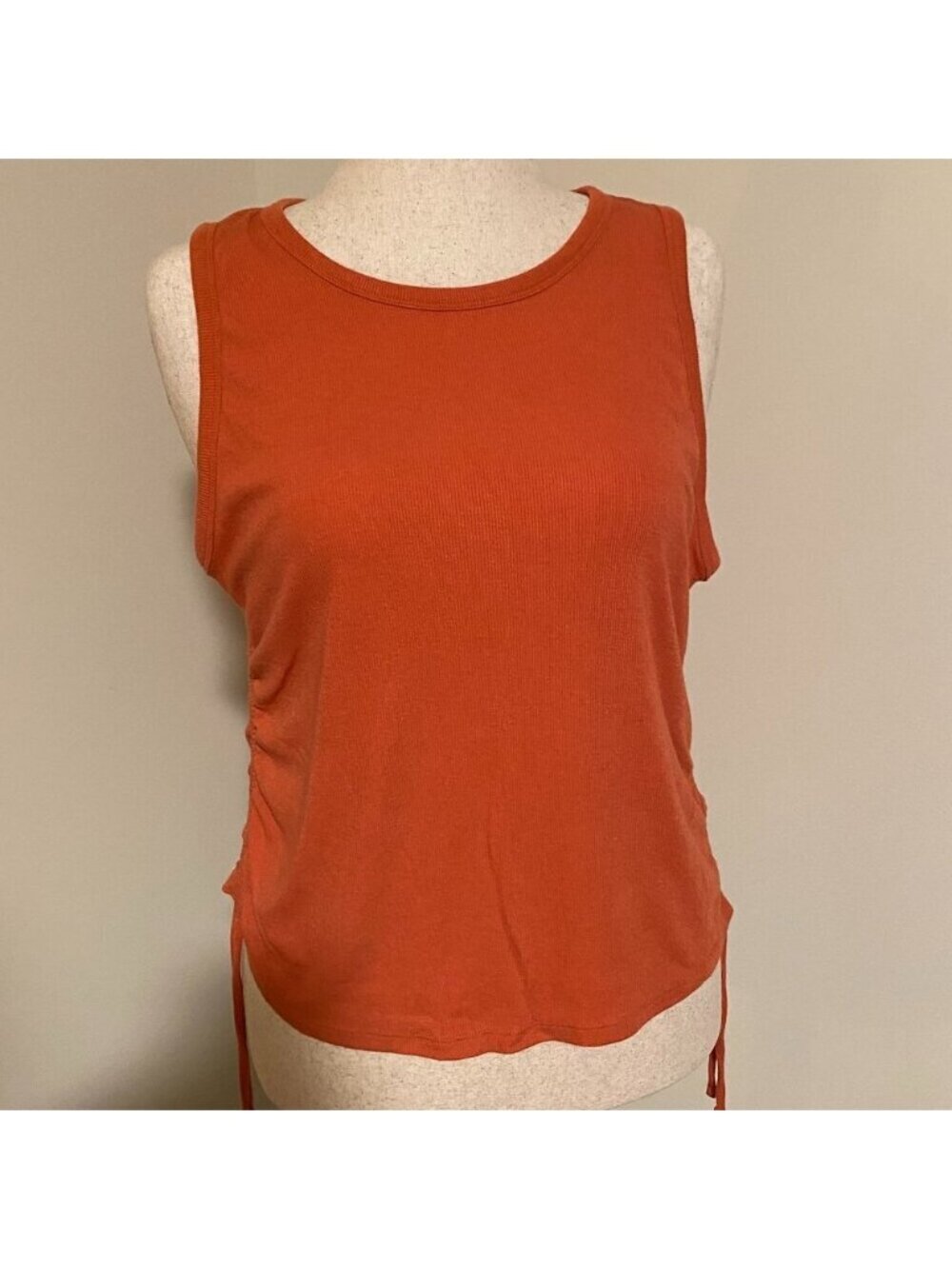Old Navy Active Tank with Ruched ADJUSTABLE Sides Size XL - Orange